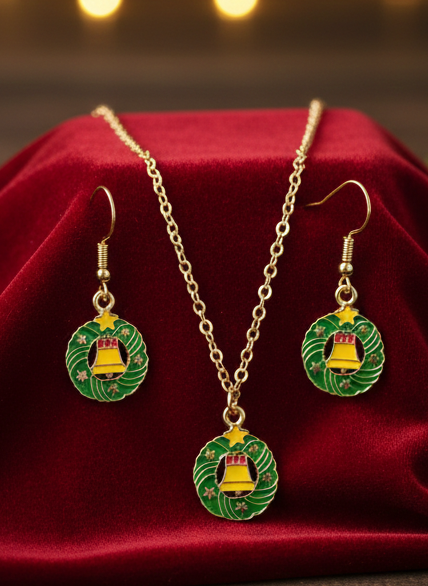Holiday Wreath Charm Jewelry Set