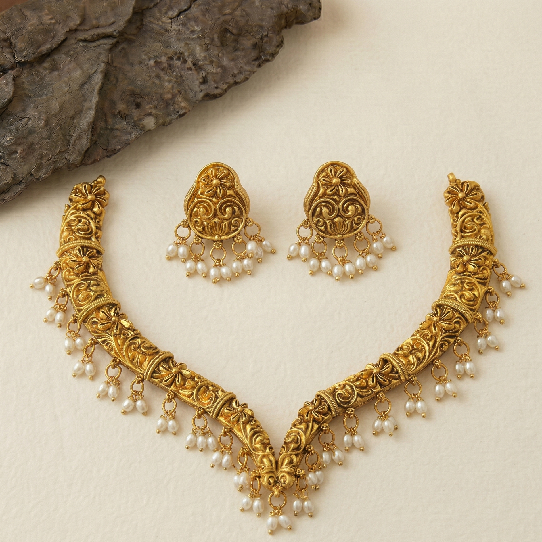 Pushpa Kundan Necklace Set