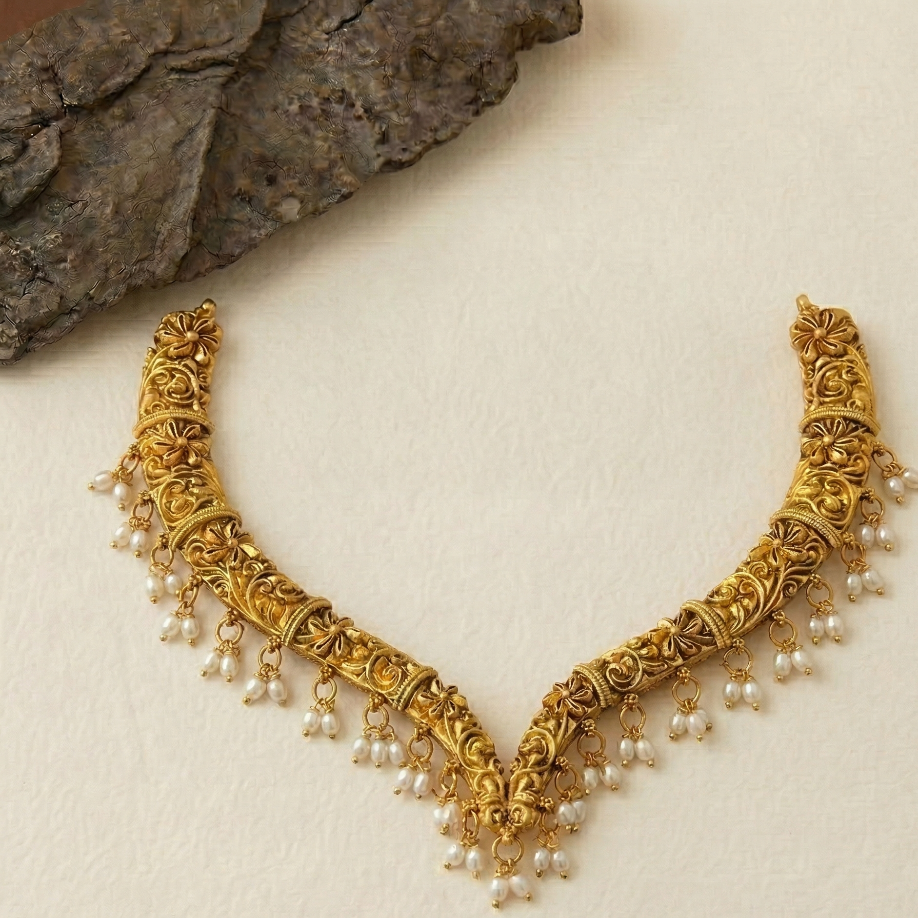Pushpa Kundan Necklace Set