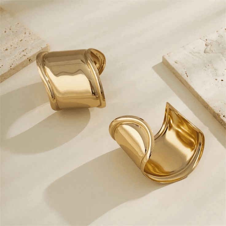 Sculpt Gold Statement Cuff