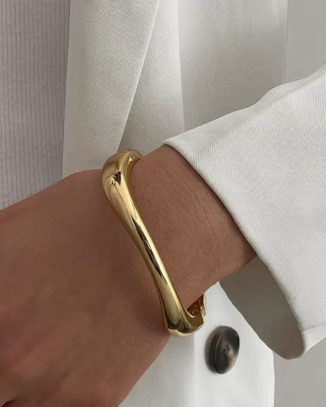 Minimal Gold Bangle Set