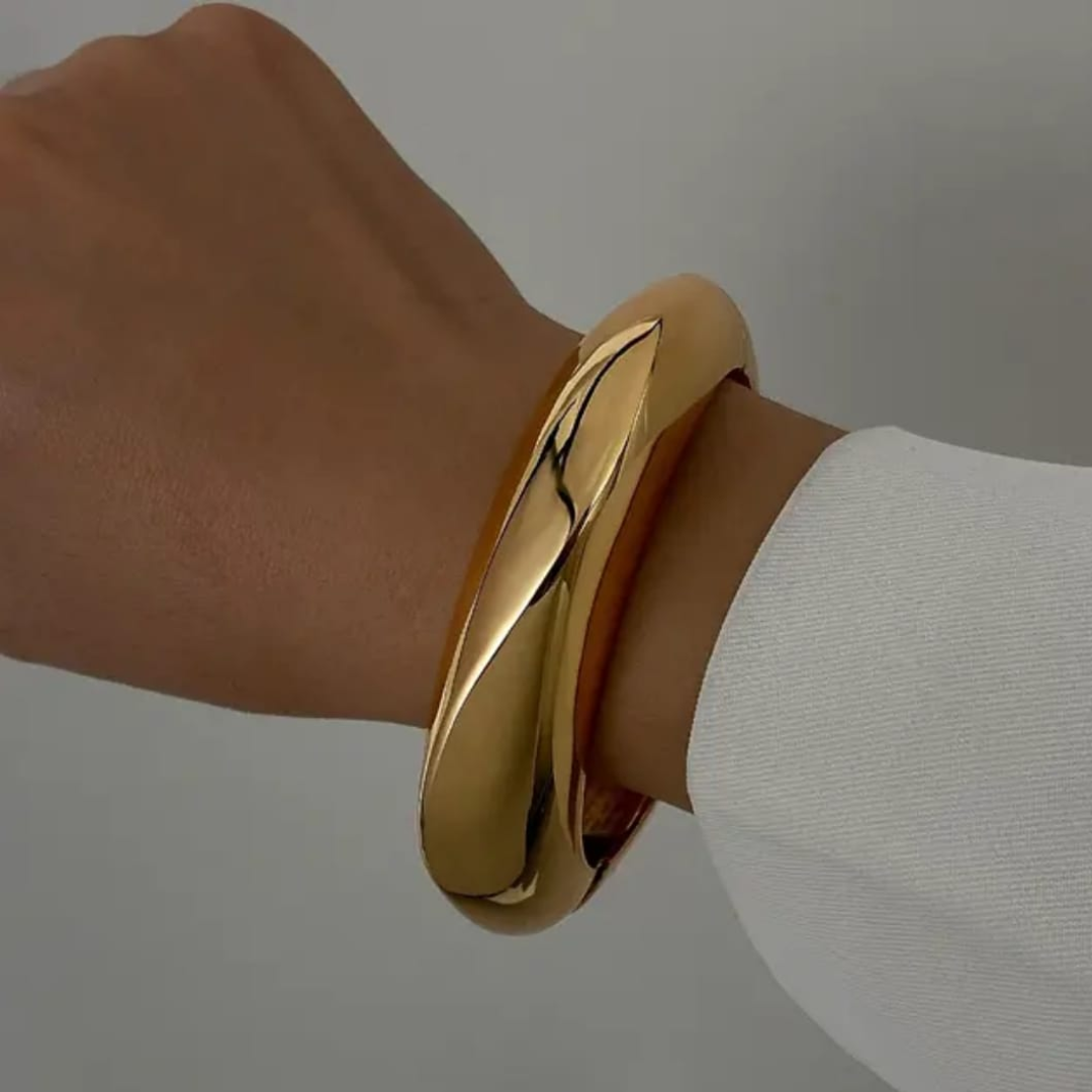 Minimal Gold Bangle Set
