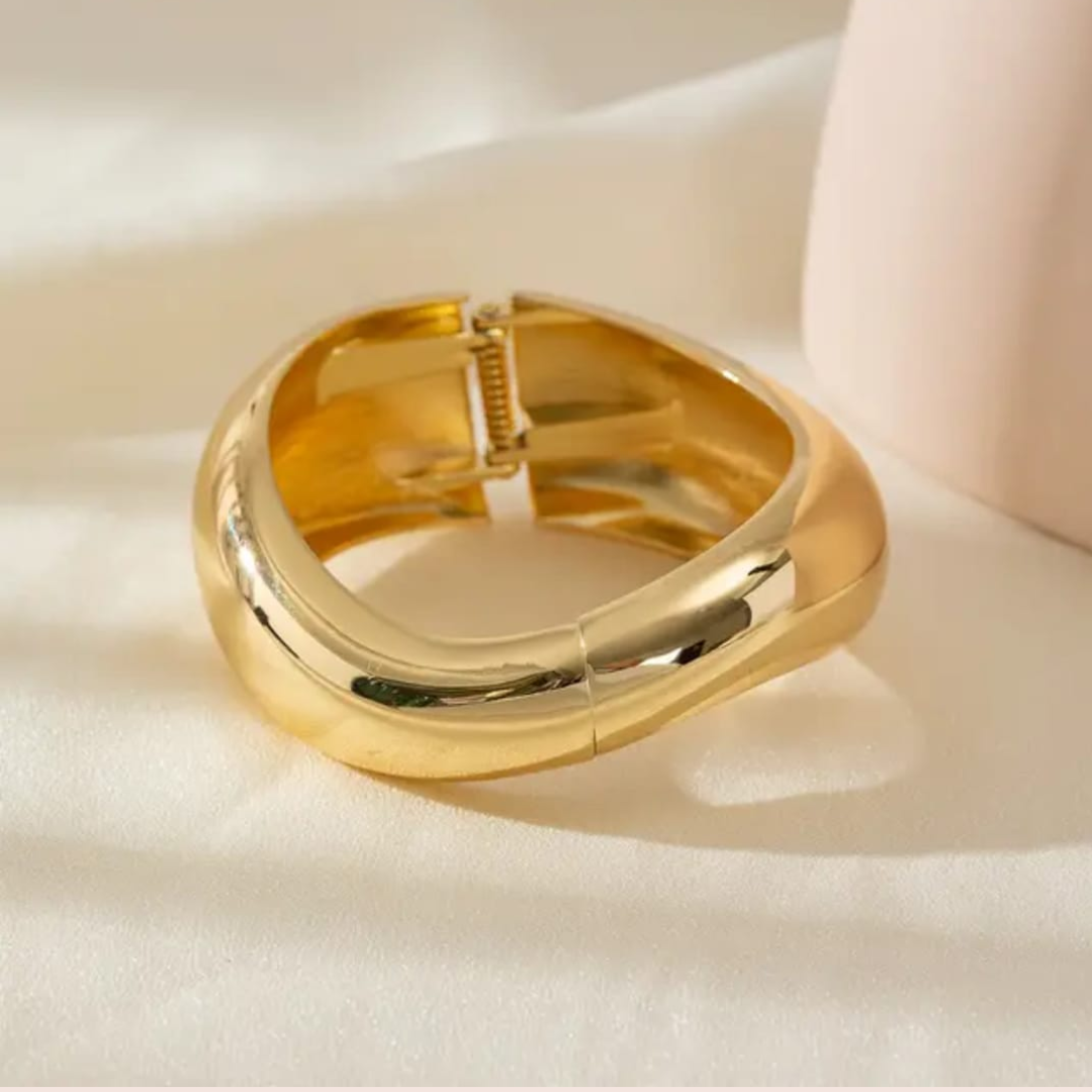Minimal Gold Bangle Set