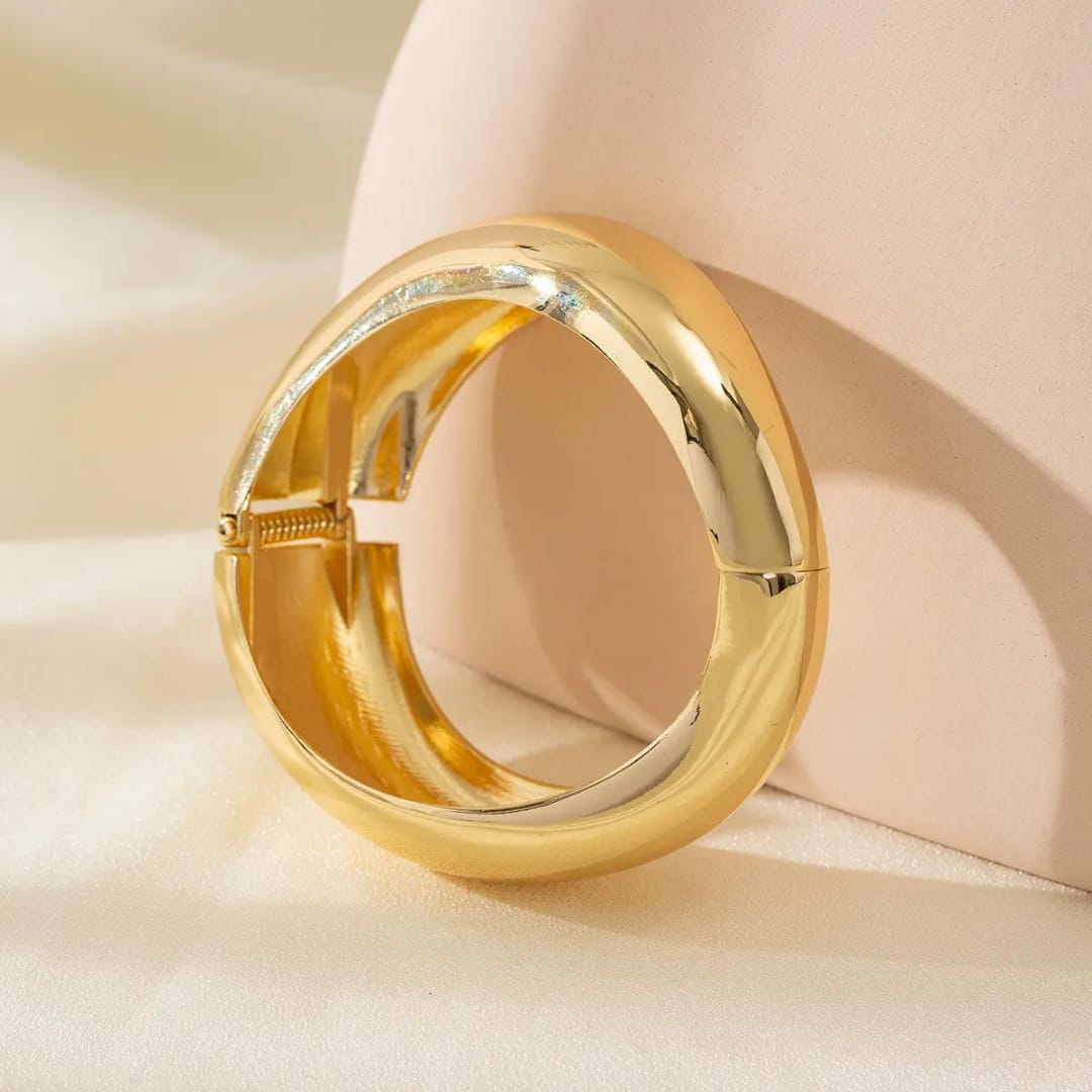 Minimal Gold Bangle Set