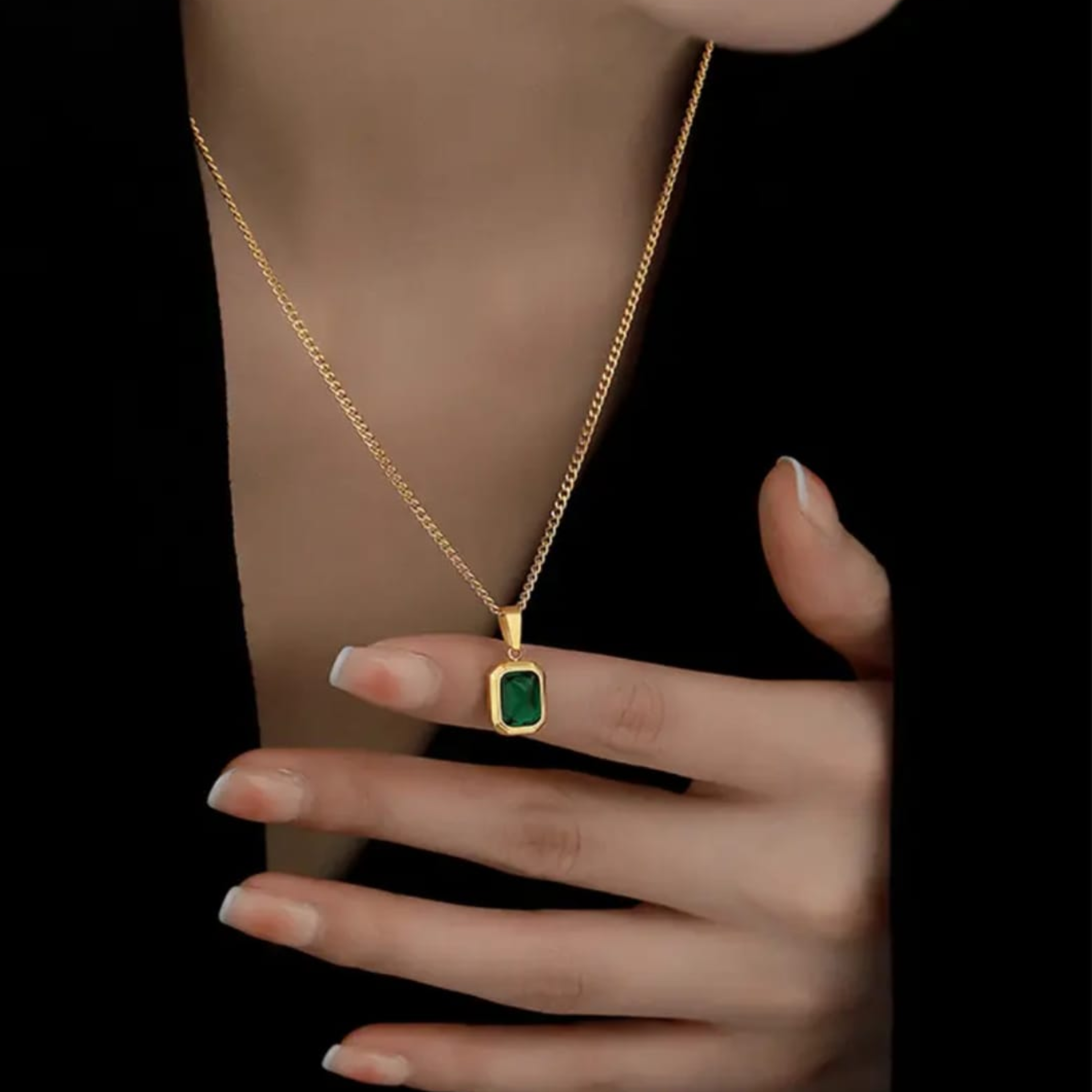 The Emerald Gleam Necklace