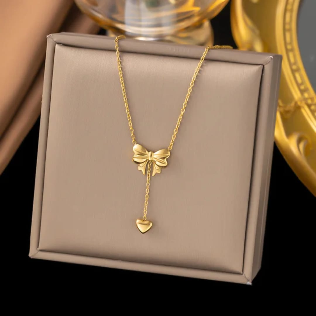 The Bow Necklace