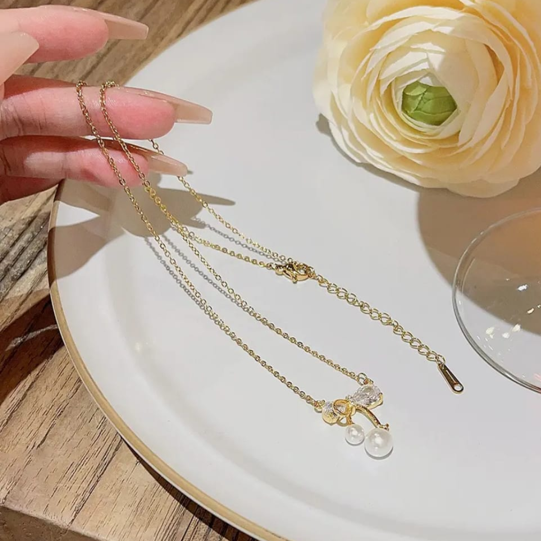 Élysian Ribbon Diamond Necklace