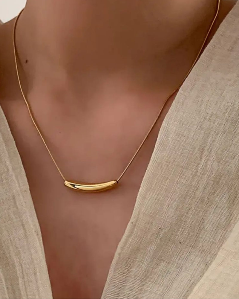 The Golden Curve Pendant