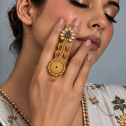 Vaidehi Kundan Statement Ring