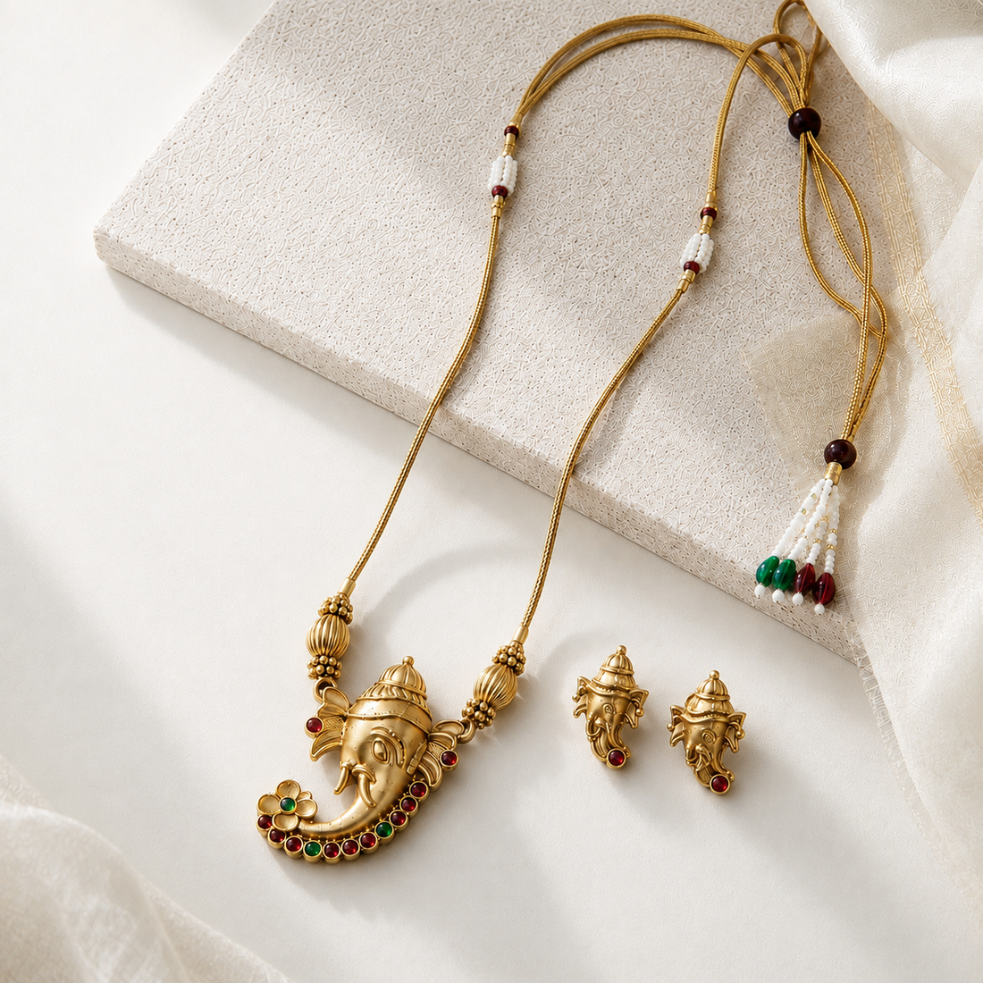 Vighnaharta Necklace and Earpiece Set