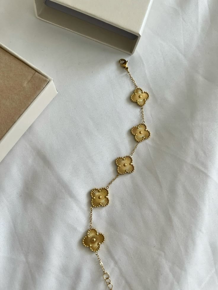 The Clover Set