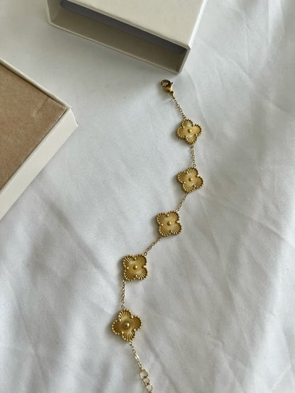 The Clover Set