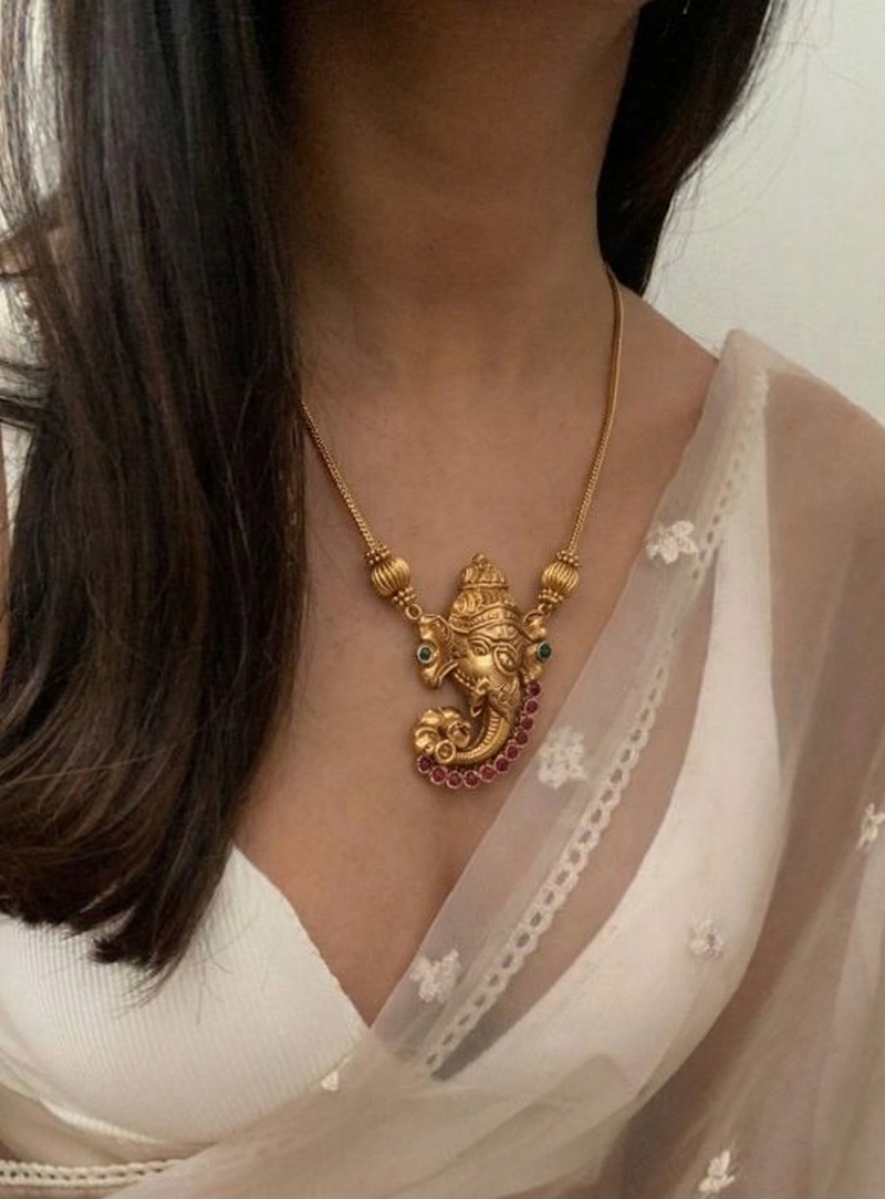 Vighnaharta Necklace and Earpiece Set