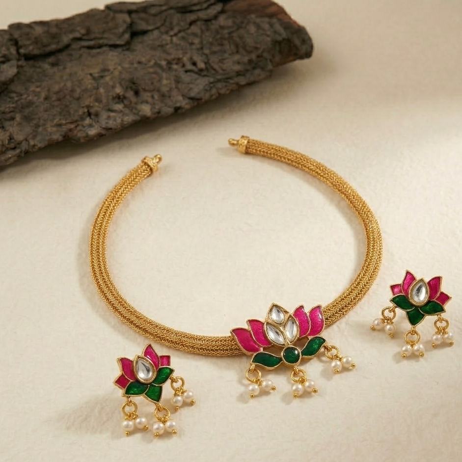 Padma Kundan Valli Choker Set
