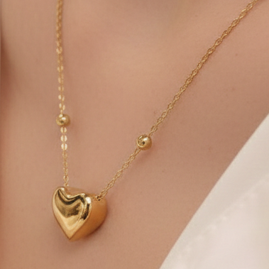 The Heartline Drop Necklace