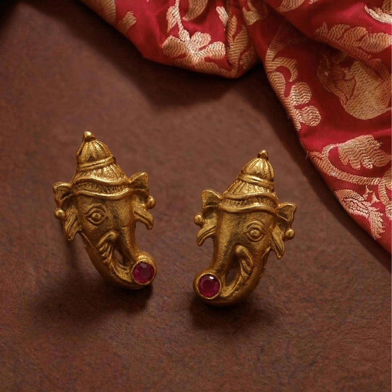 Vighnaharta Necklace and Earpiece Set
