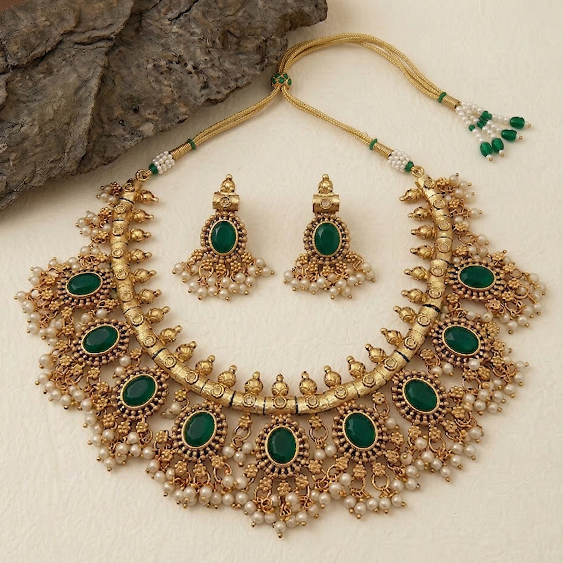 Ratna Kanti Vilasam Choker Set