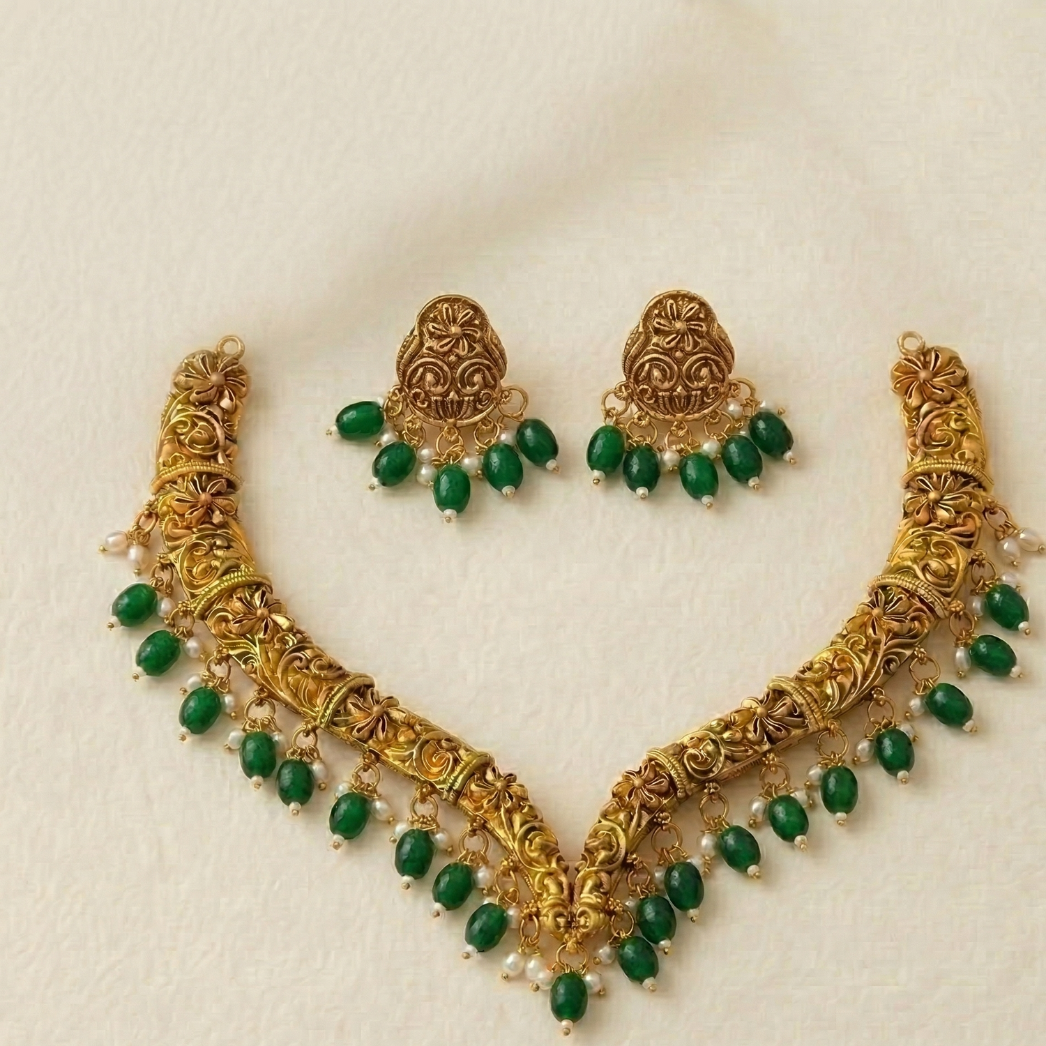 Pushpa Kundan Necklace Set