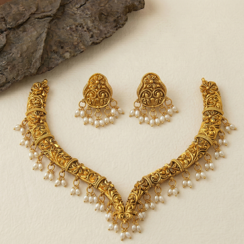 Pushpa Kundan Necklace Set