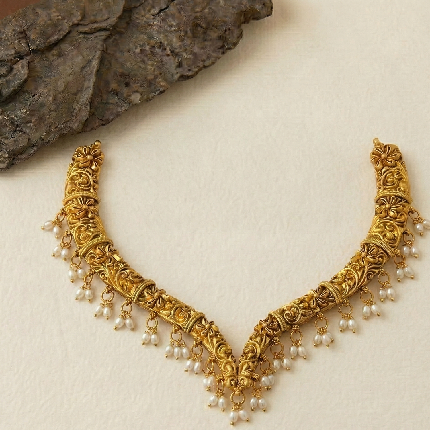 Pushpa Kundan Necklace Set