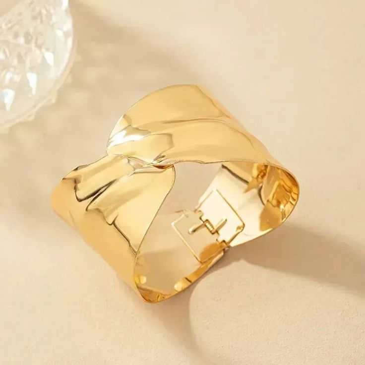 Crush Gold Statement Cuff