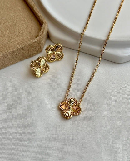 The Clover Set