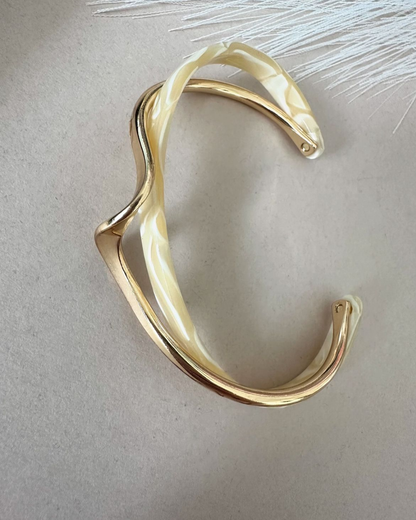 White Shellfish Bend Cuff (SET OF 2)