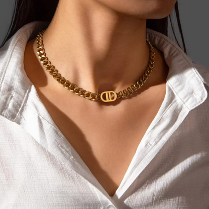 Regal Emblem Chain Set