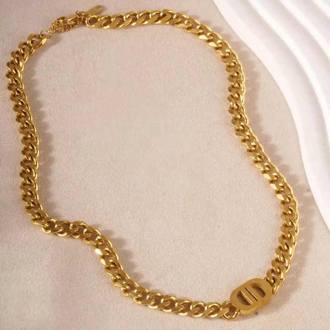 Regal Emblem Chain Set