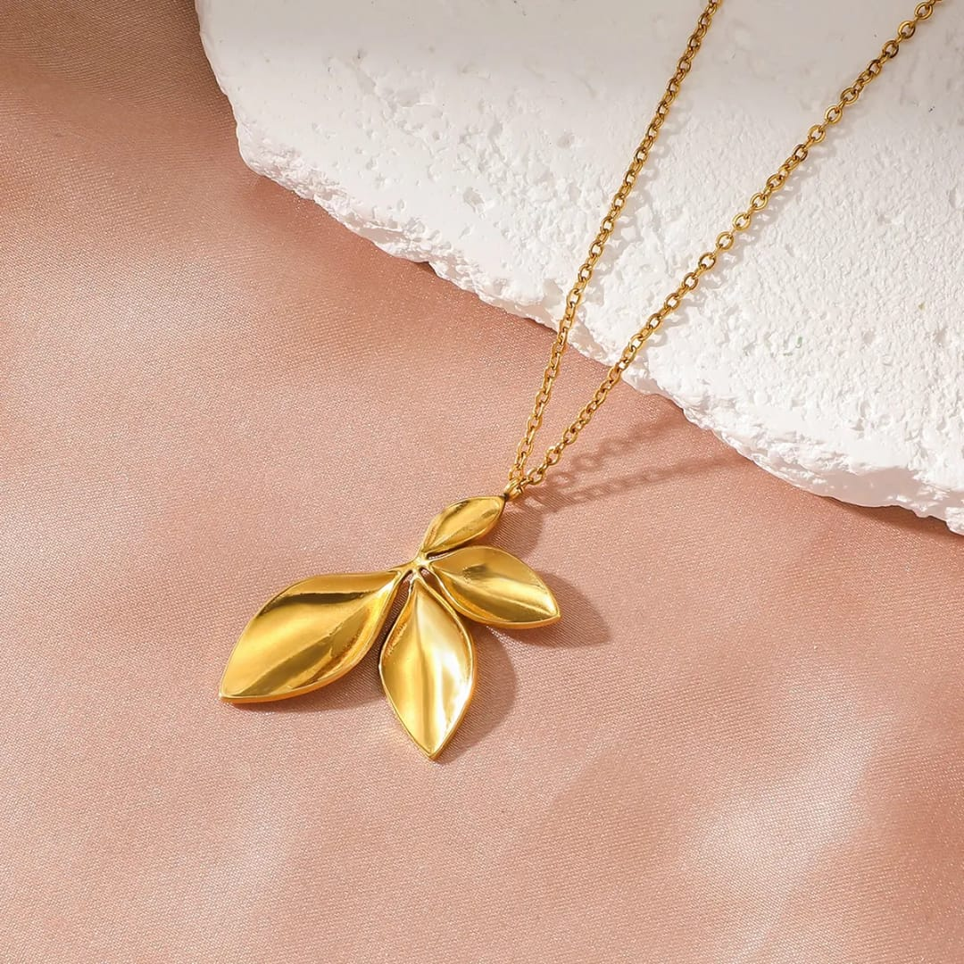 The Golden Half-Bloom Leaf Set