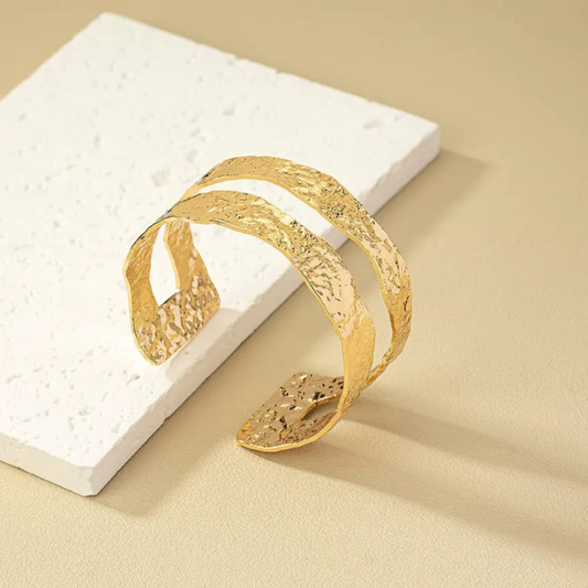 Luxe Gleam Gold Bracelet