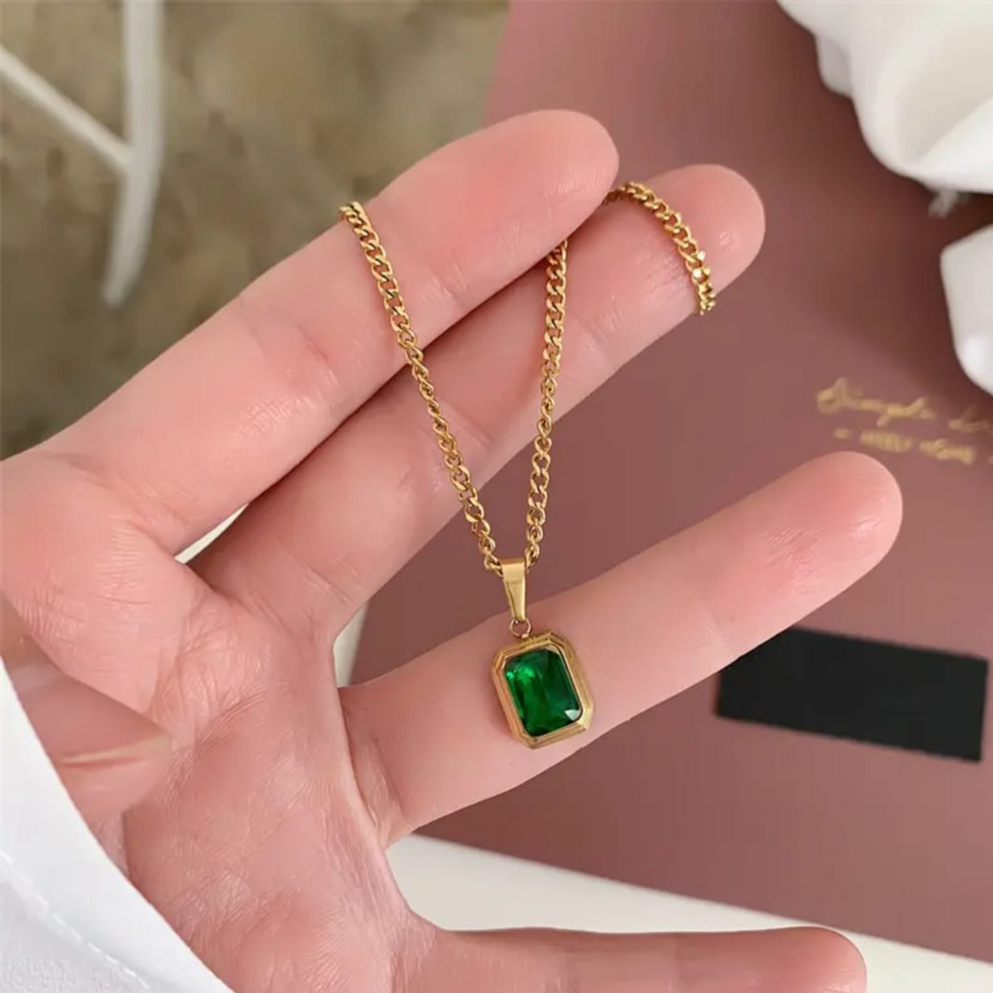 The Emerald Gleam Necklace
