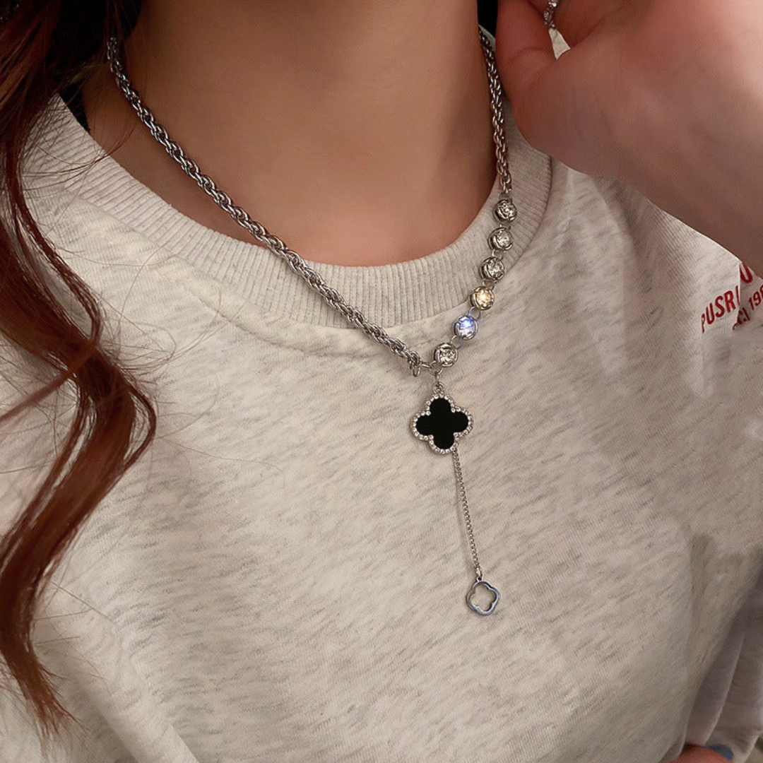 Monochrome Clover Lariat