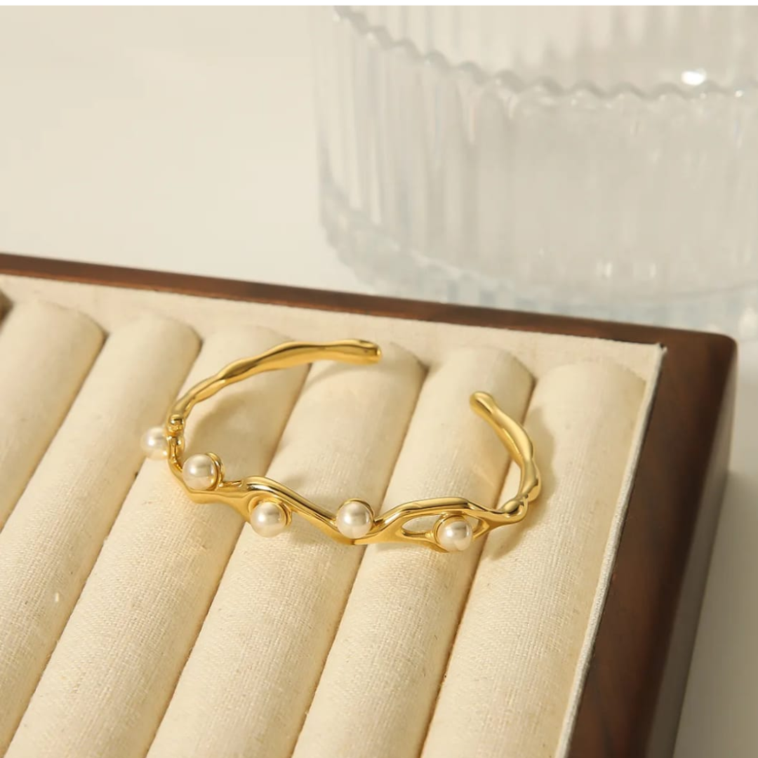 White Pearl Glow Bracelet