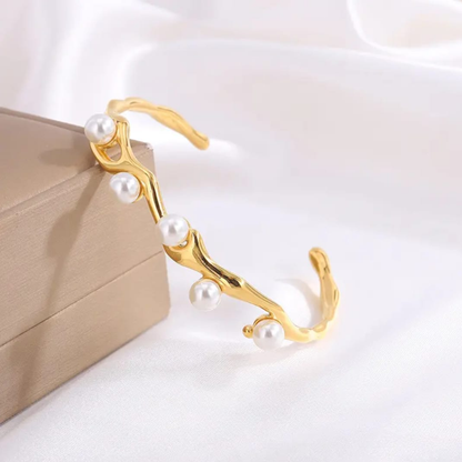 White Pearl Glow Bracelet