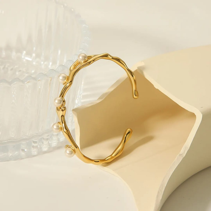 White Pearl Glow Bracelet