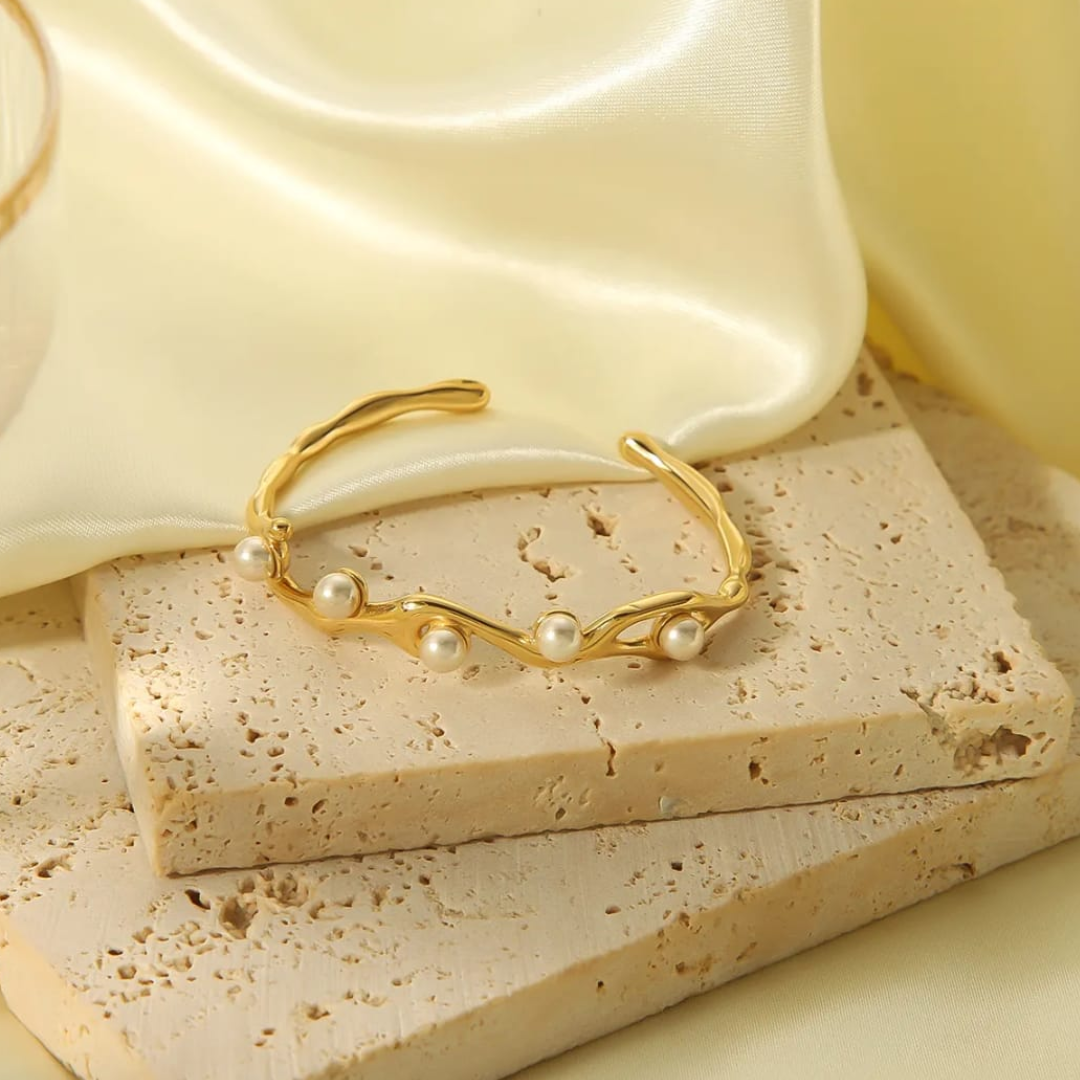 White Pearl Glow Bracelet