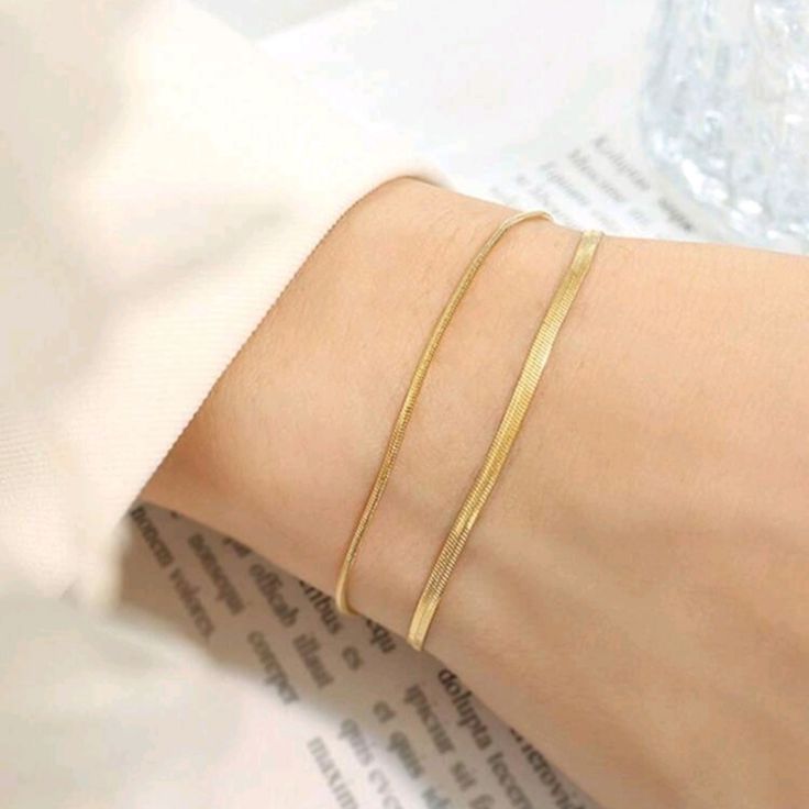 Women’s Golden Dual Chain  ( Set of 2)