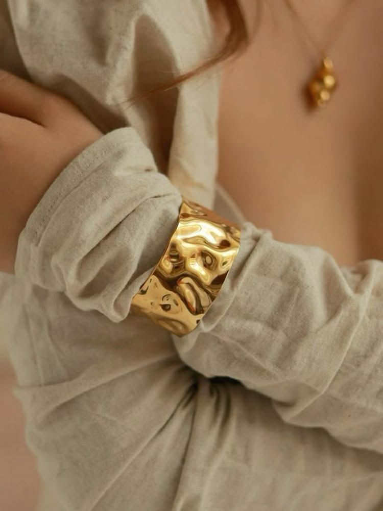 Crush Gold Statement Cuff