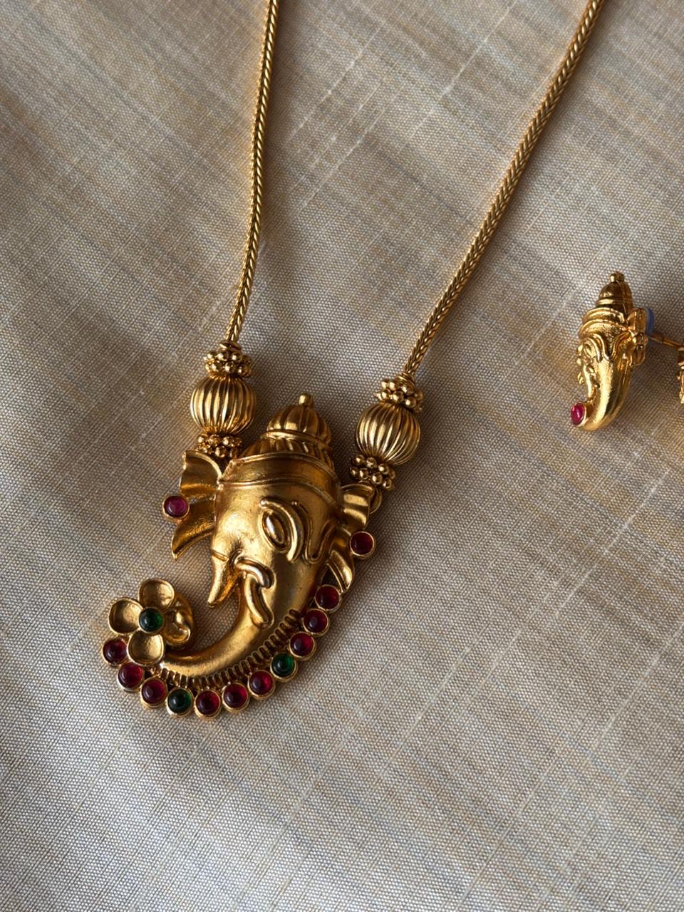 Vighnaharta Necklace and Earpiece Set