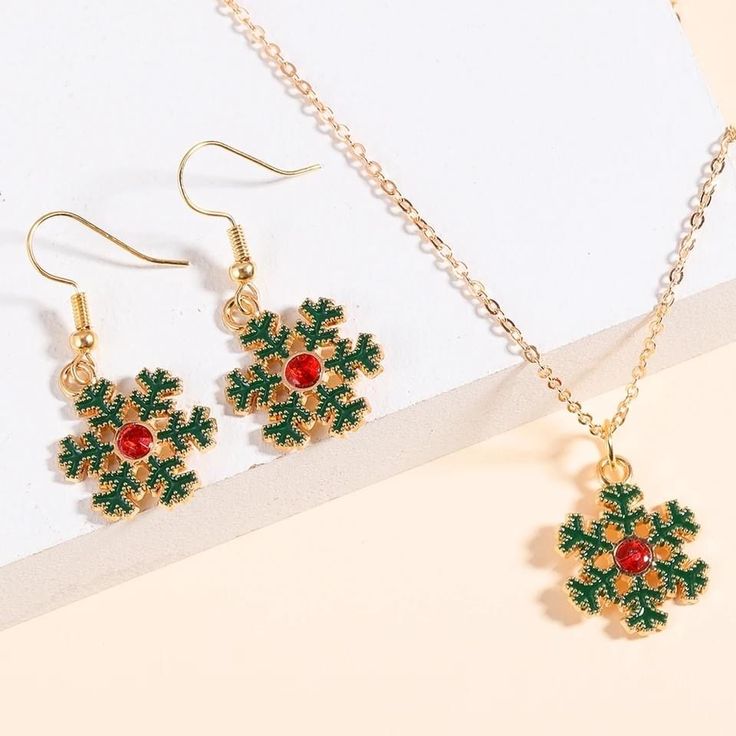 Holly Snowflake Christmas Jewelry Set