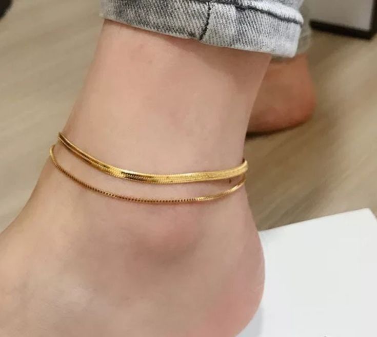 Women’s Golden Dual Chain  ( Set of 2)