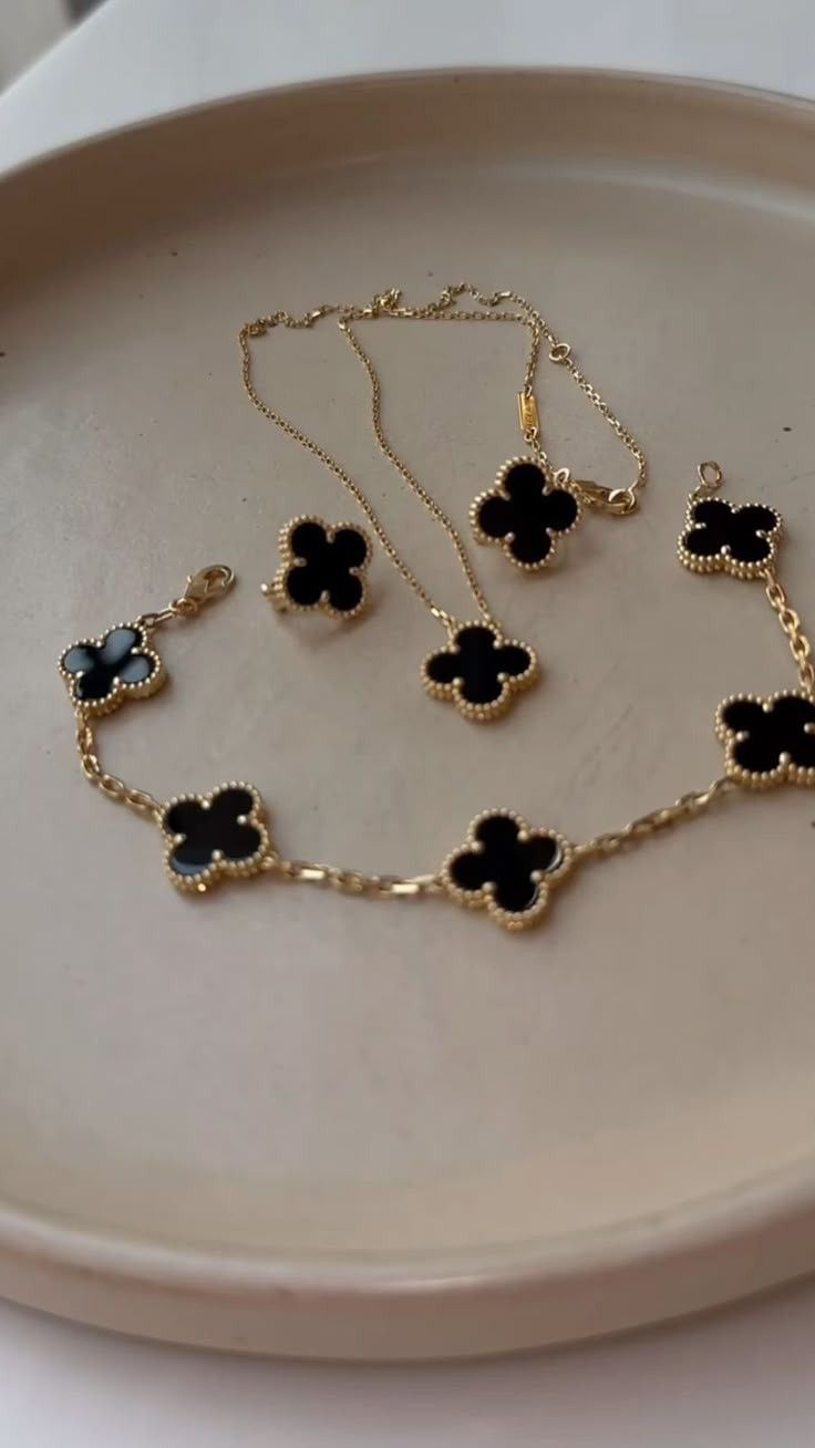 The Clover Set
